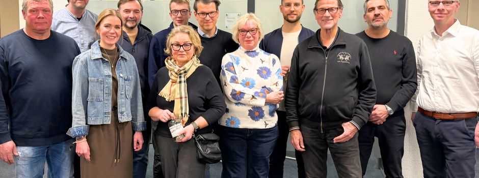 Gewinnübergabe der Weihnachtsmarkt-Lose: Drei Hauptpreise vergeben – 175 Gewinne dank über 30 Sponsoren