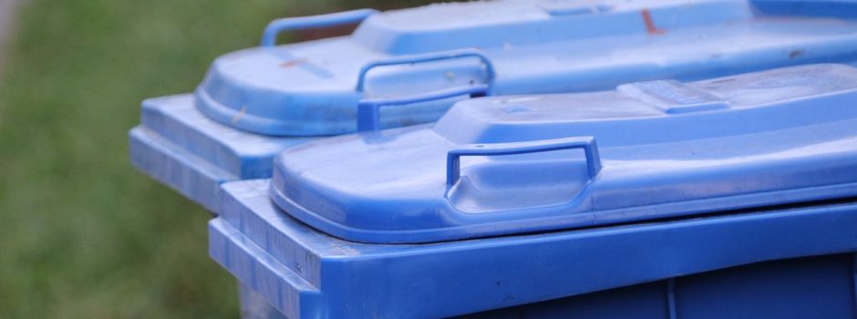 Kostenlose Abgabe von Papierabfällen und Gelben Säcken auf Wertstoffhof