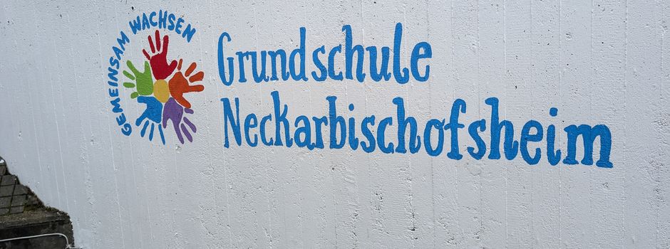 Grundschule von Schülern aufgehübscht
