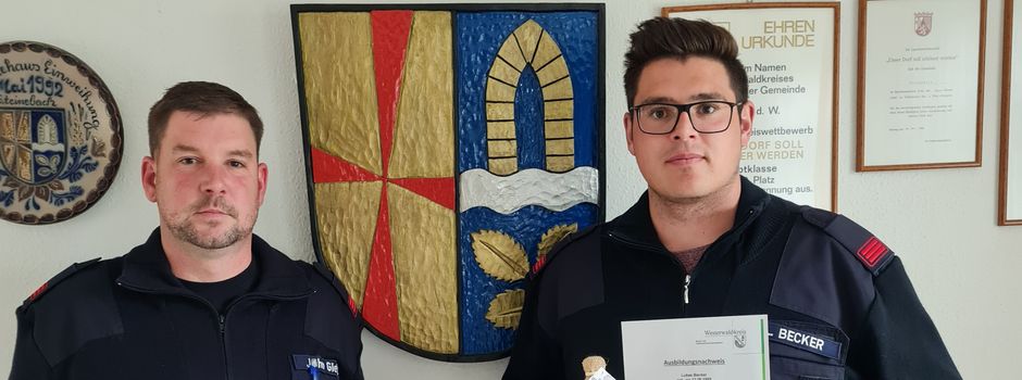 Zwei neue Truppführer in der FFW Schmidthahn/Steinebach
