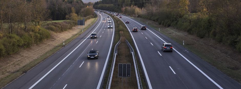 Chaos auf A61 bei Bingen: Wagenheber sorgt für Unfälle und Sperrung