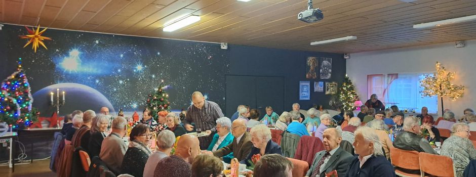 Festliche Rentnerweihnachtsfeier in Blumenholz