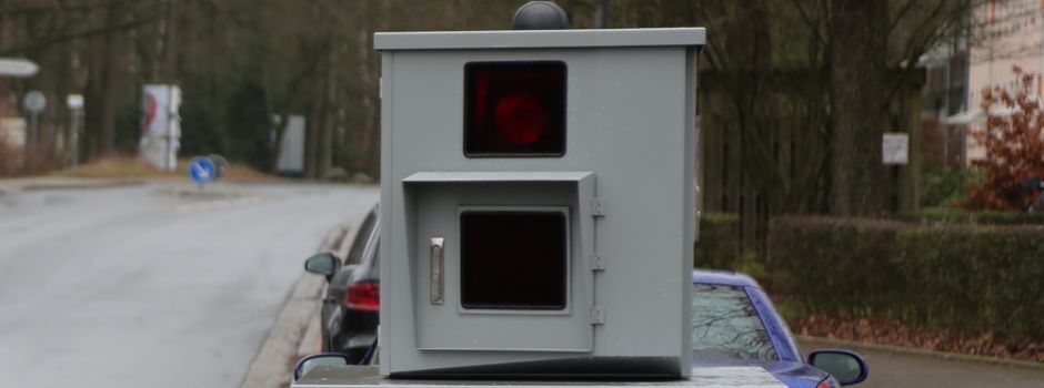 Junger Transporterfahrer rastet aus und zerstört „Blitzer“