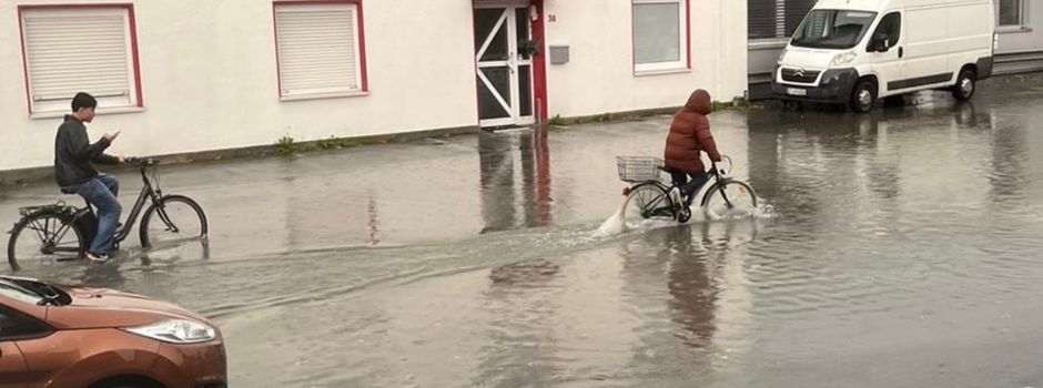 Überflutete Straßen in Herzebrock‑Clarholz: Feuerwehr im Einsatz