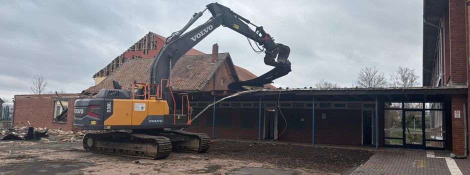 Abbrucharbeiten an der Grundschule Heeseberg haben begonnen