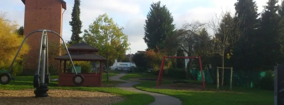Der Mehrgenerationsspielplatz ist ab dem 01.06.2026 wegen Umbaumaßnahmen bis auf Weiteres vollständig gesperrt