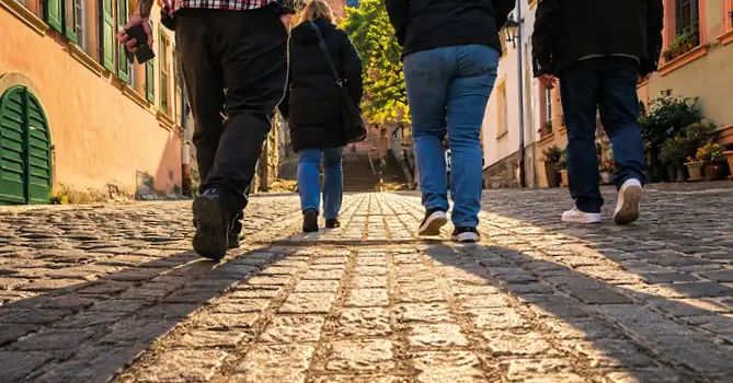 Oppenheim zu Fuß: Erster Fußwegecheck startet am 13. August
