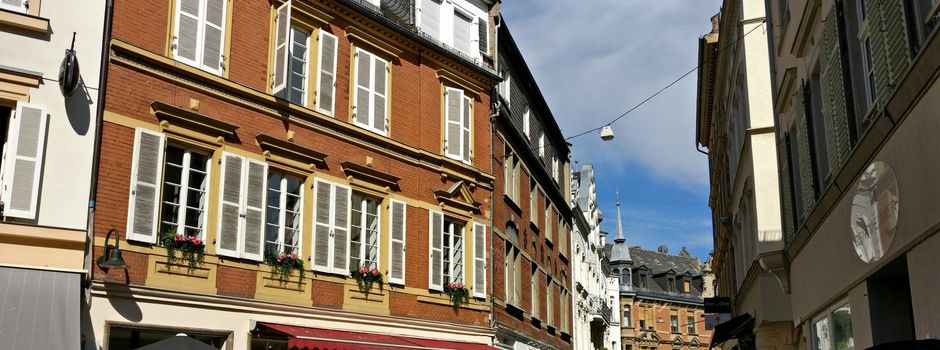 Mann (27) in Wiesbaden von Gruppe zusammengeschlagen