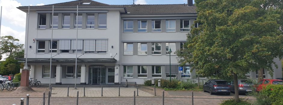 Sonderratssitzung zum Haushalt 2023/2024 - Kämmerin legt tiefrote Zahlen offen