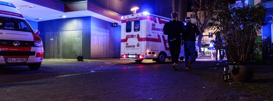 Brutale Attacke an Fastnacht in Mainz: Polizei sucht Mann mit SWAT-Weste