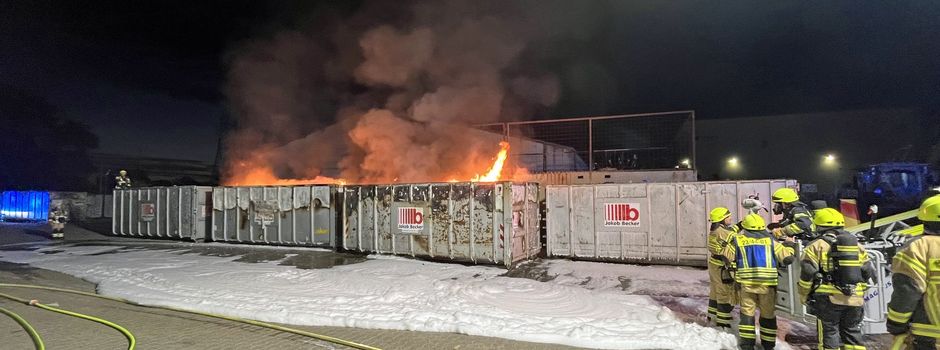 Brand bei Firma Becker in Worms: Zwei Container in Flammen