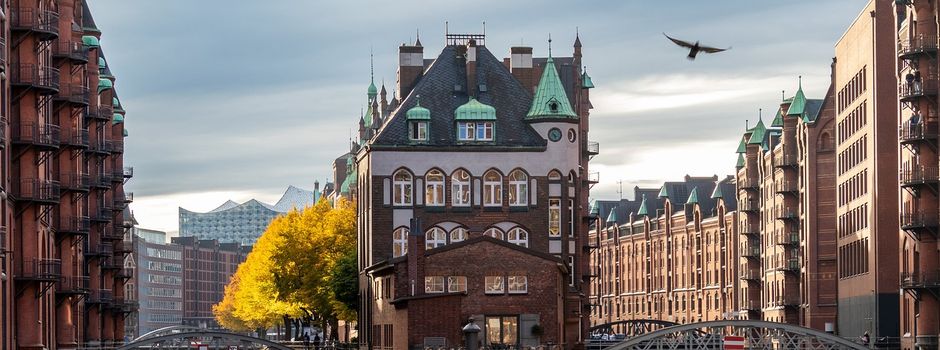 Hamburg von der Wasserseite aus besichtigen