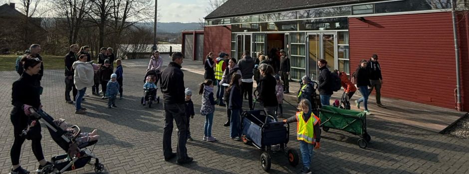 Fleißige Hände beim Dreck-weg-Tag