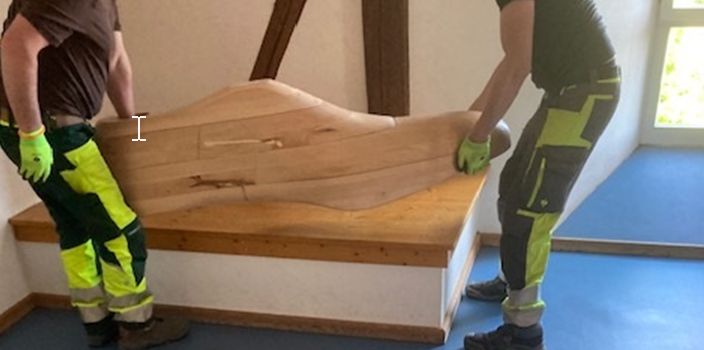 Schuhgröße 240?! Dieser Riesen-Treter kommt nach Gau-Algesheim