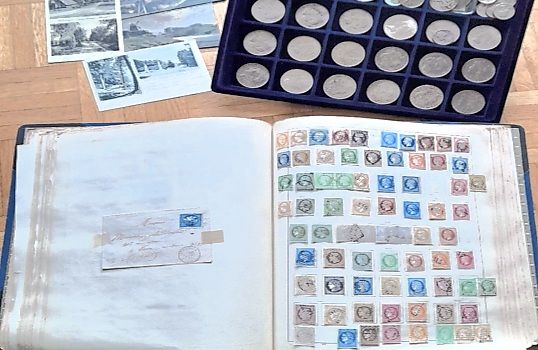Briefmarken und Münzen