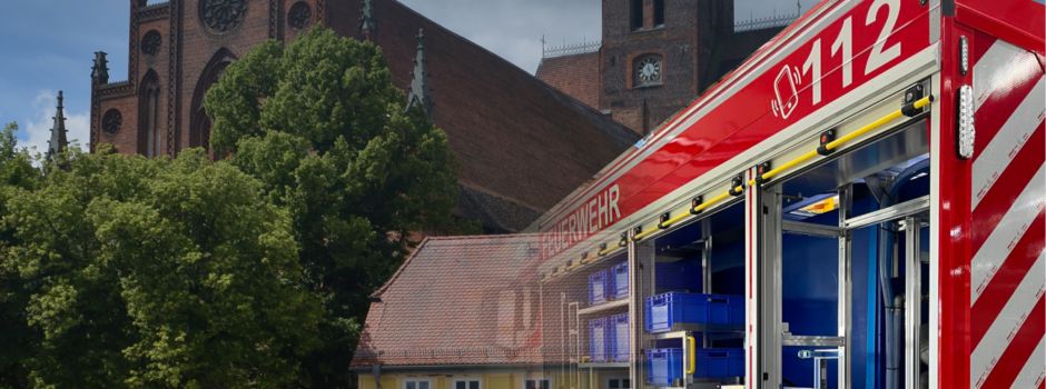 Fahrzeugeinweihung in Friedland: Drehleiter und TLF am Internationalen Frauentag