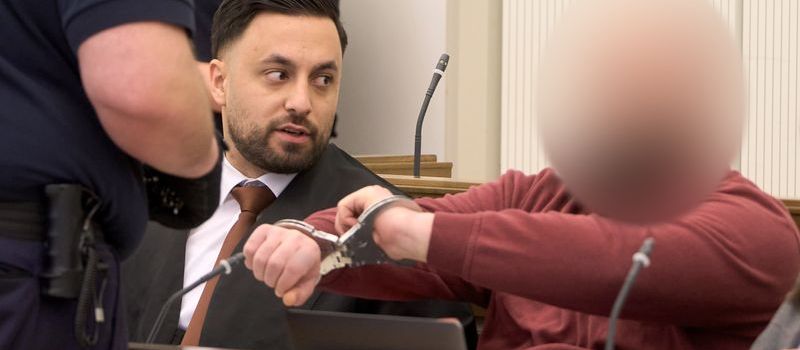 Polizist schildert Macheten-Angriff auf Wache in Linz