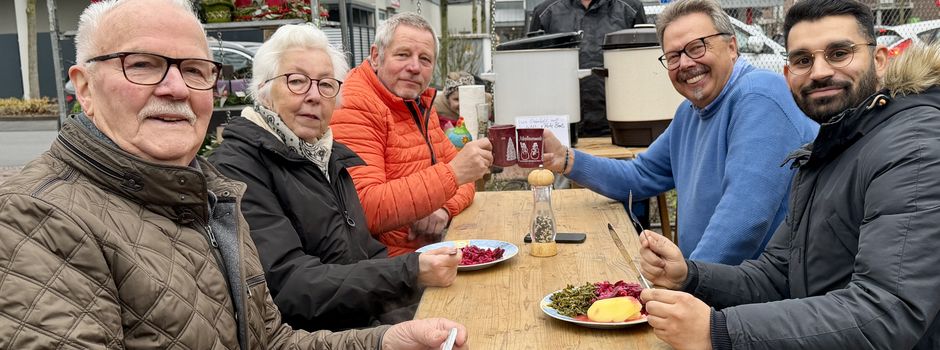 Reibekuchen, Glühwein und Stutenkerle: Nikolausmarkt lädt zum Verweilen ein
