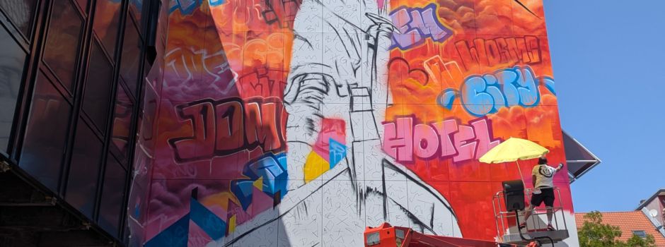 Hagen-Mural am Wormser Dom-Hotel kommt zurück