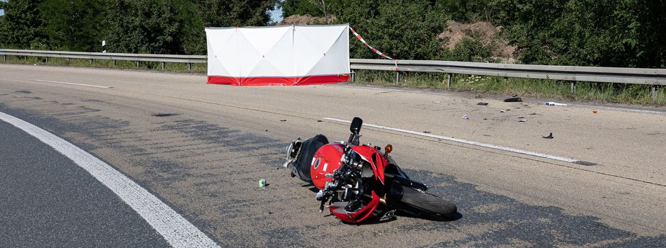 Tödlicher Unfall: Motorradfahrer (71) stirbt bei Bischofsheim