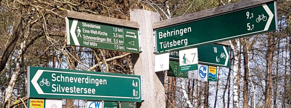 Eine-Welt-Kirche erhält Signet „Verlässlich geöffnete Radwegekirche“