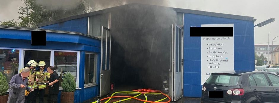 Auto brennt in Bad Kreuznacher Werkstatt ab