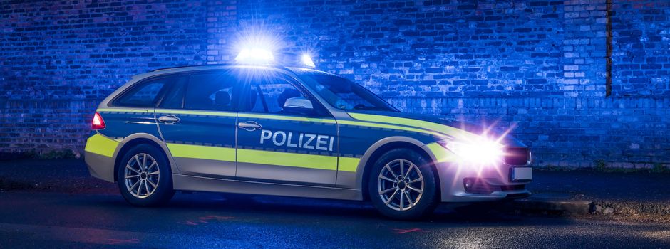 Mann will Pkw aufbrechen, wird gesehen und flüchtet