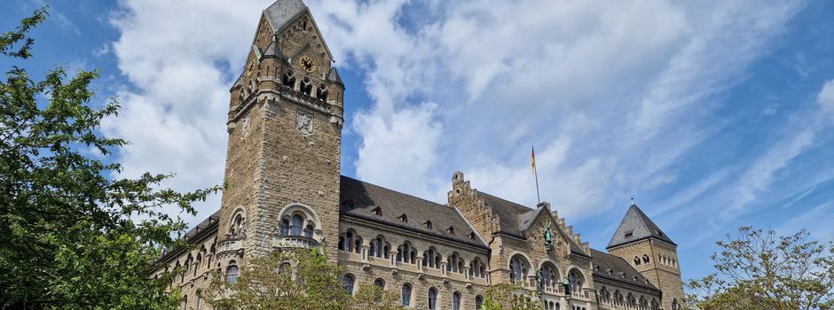 Schmiergeld-Affäre in Koblenz: Mann soll acht Millionen Euro Schaden angerichtet haben