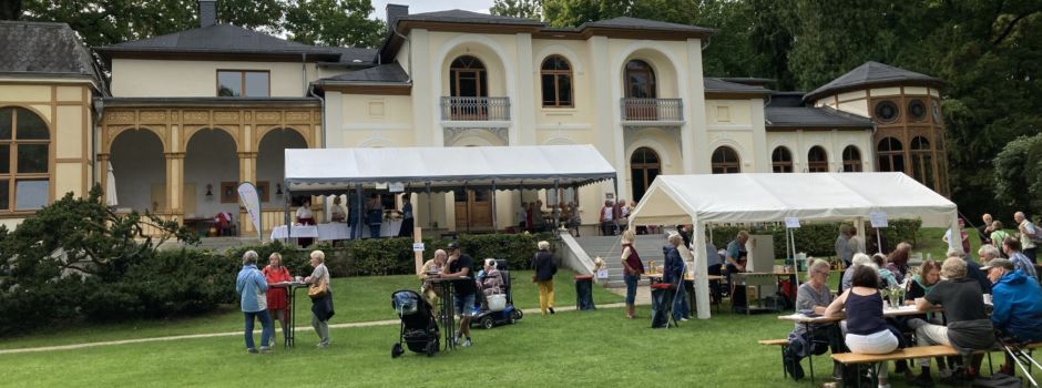 Führungen, ein Kuchenbüfett, Live-Musik und Märchenspaziergang