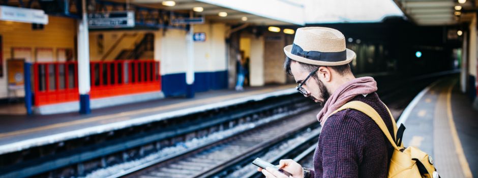 Upgrade des Deutschlandtickets: Wann kommt das vergünstigte Ticket für Schüler:innen, Azubis und Studierende?