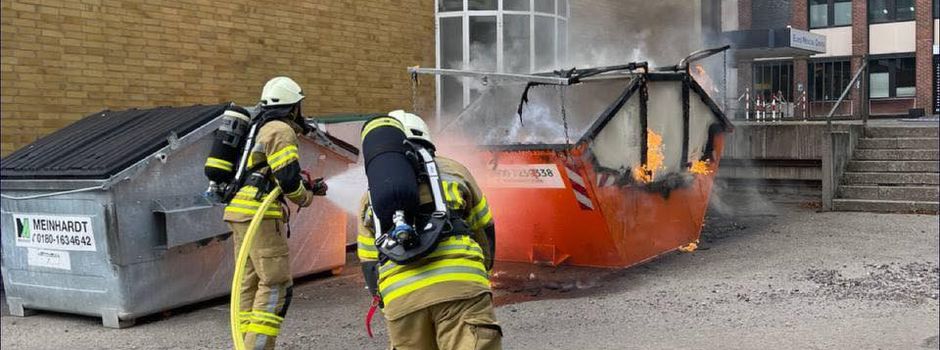 Brennender Müllcontainer in Nieder-Olm