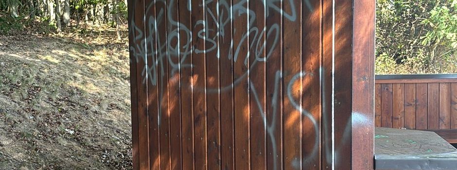 Vandalismus am Pavillon am Kürzenberg – Gemeinde und Heimatverein zeigen klare Haltung