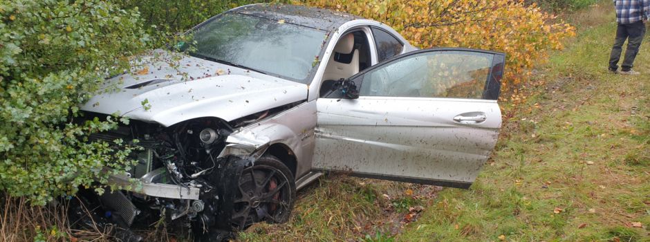 Rheidt: Schwerer Verkehrsunfall auf regennasser Fahrbahn
