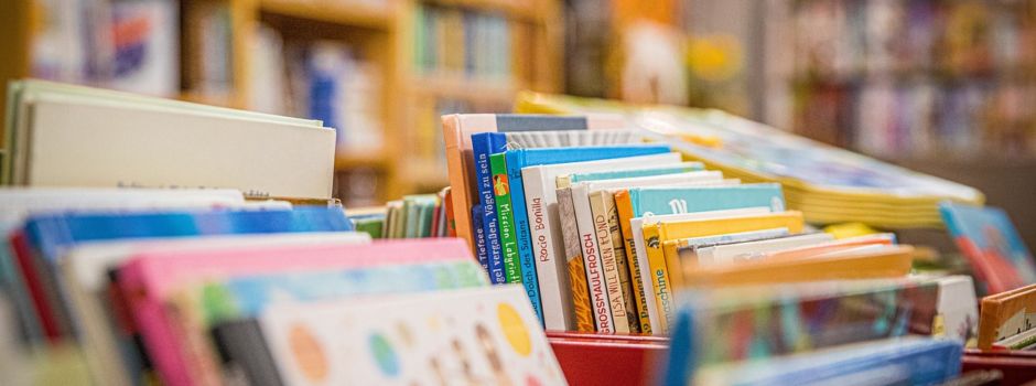 Buch-Schnitzeljagd für Schulkinder