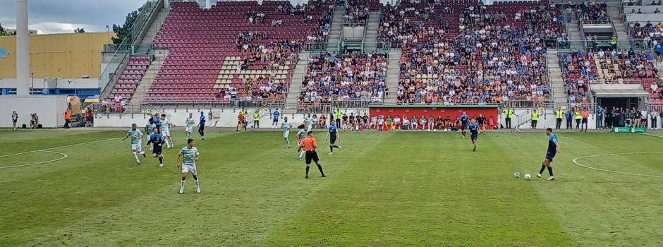 Irre Szene bei Pokalspiel: Schott-Mainz-Spieler wegen Hochzeit ausgewechselt