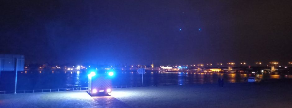 Rettungseinsatz: Schwimmer verliert nachts die Orientierung im Rhein