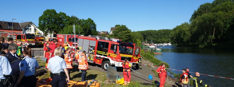 Geborgener Insasse des PKW aus dem Rhein in Krankenhaus verstorben