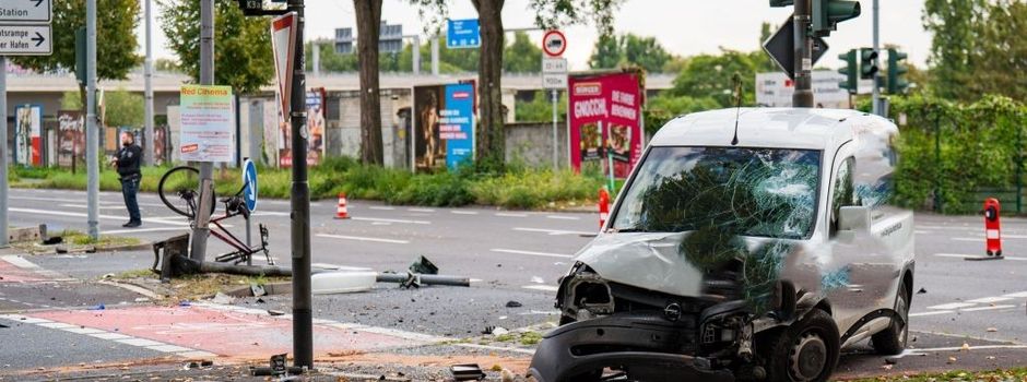 Radfahrerin in Wiesbaden bei Verkehrsunfall schwerstverletzt