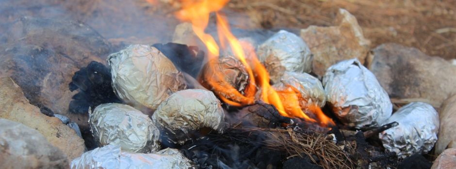 Grumbeere aus de Glut