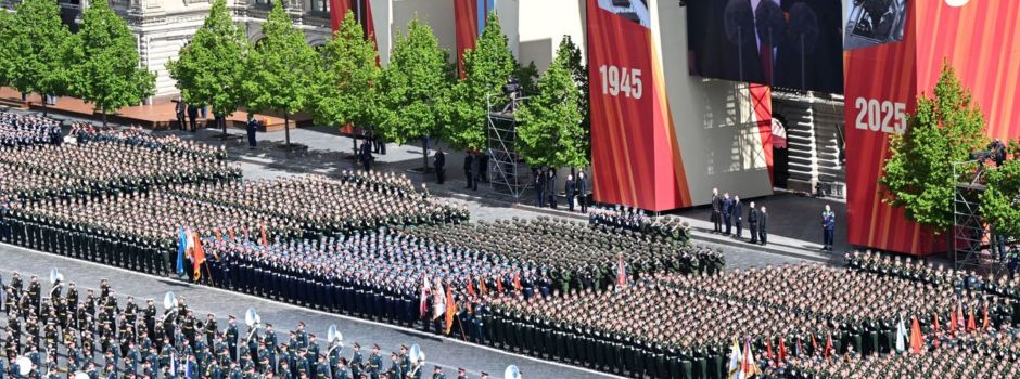 Parade im Krieg - Putin feiert Sieg über Nazideutschland