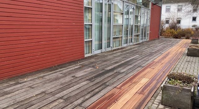 Sanierung der Holzterrasse am Dorfsaal