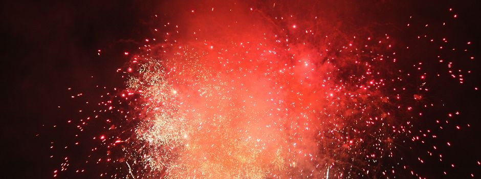 Silvesternacht in Wiesbaden: Feuerwehr mit Raketen beschossen