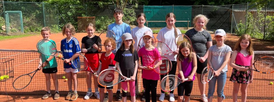 Kinder vom Tennissport begeistert