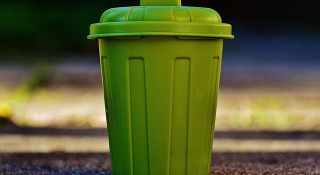 Giftmobil hält im Birgland