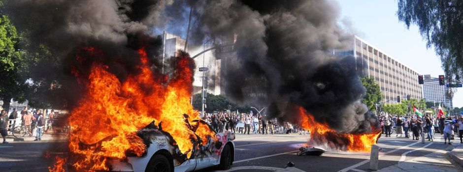 «Sie spucken, wir schlagen»: Trump demonstriert seine Macht