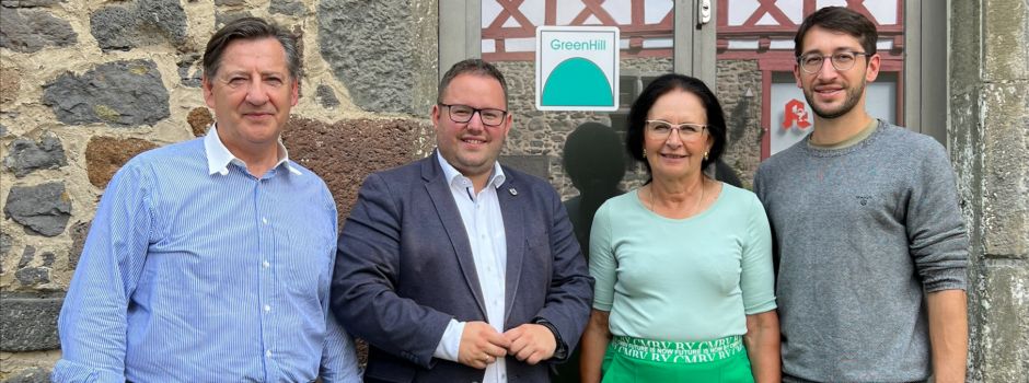 Bürgermeister Schlosser zu Besuch bei der GreenHill Elektronik GmbH