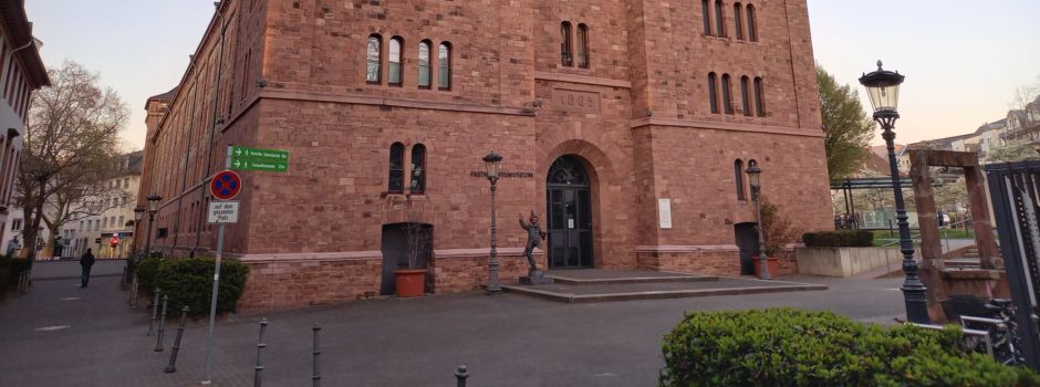 Mainzer (18) im Parkhaus geschlagen und ausgeraubt