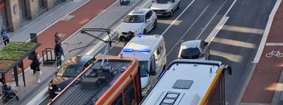 Kurioser Unfall in der Binger Straße