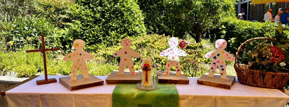 Fröhliches Zusammenkommen beim Ökumenischen Gemeindefest in Niederkassel