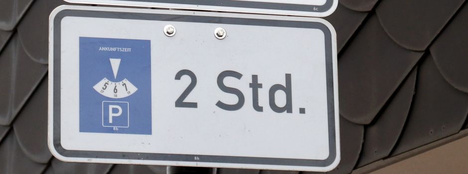 Neue Parkreglung auf der Provinzialstraße in Mondorf